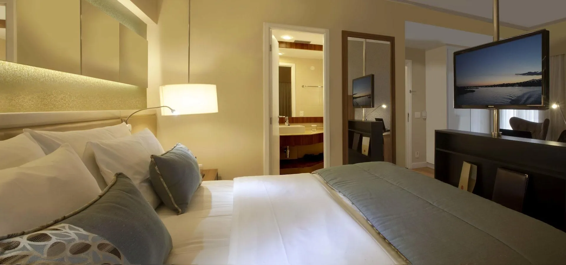 Clarion Faria Lima Hotel Sao Paulo 5*,